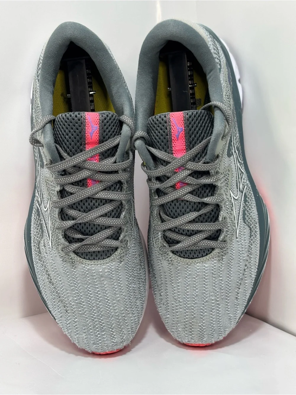 Mizuno Wave Rider 27 Women's Size 9 Gray/Pink Sneaker Running/Walking Shoe